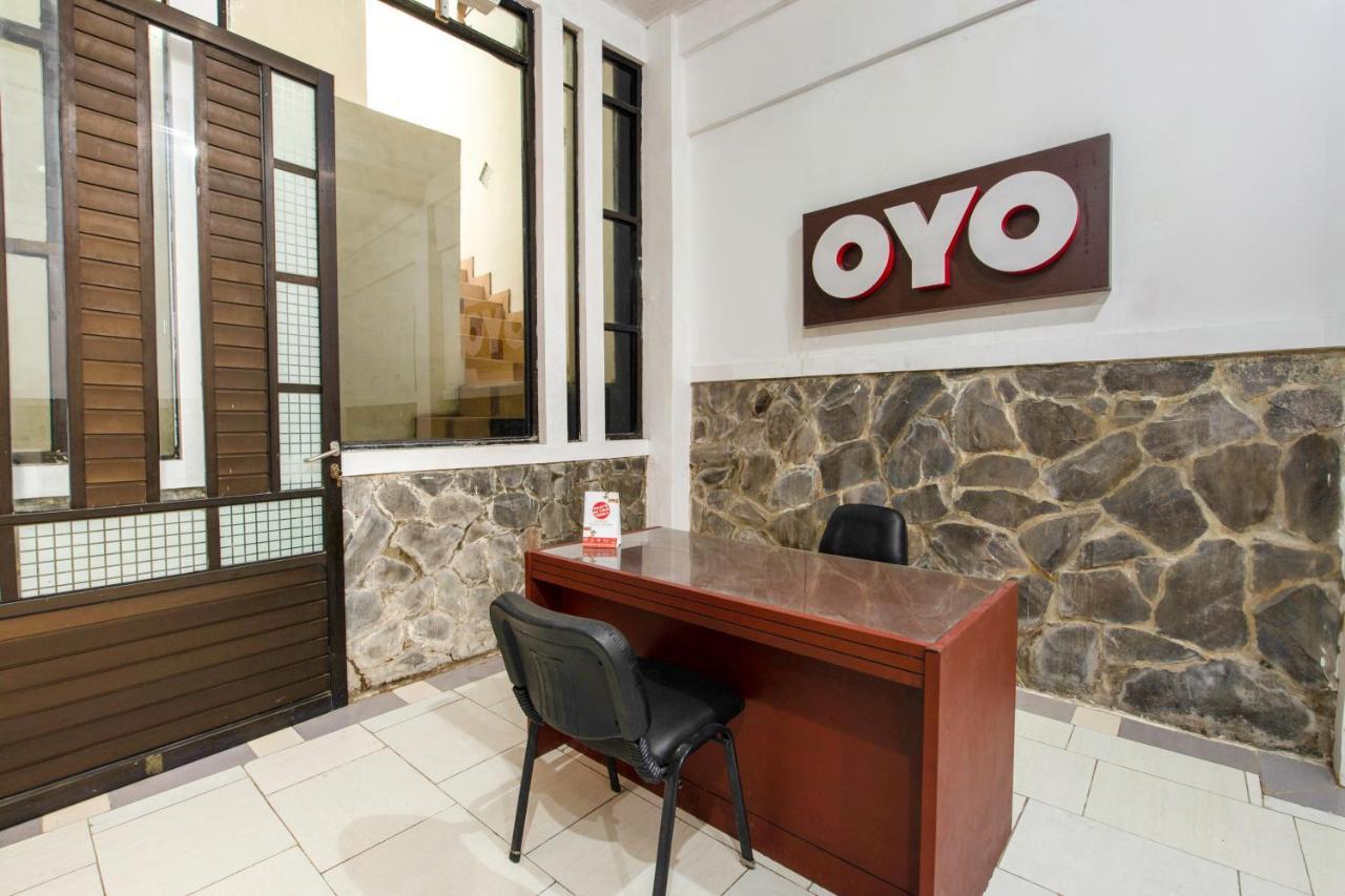 Oyo 3185 Kalysta Bringin Syariah Hotel Surabaya Exterior photo